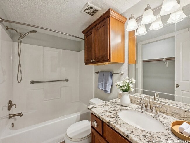 Building Photo - 64 Hideaway Dr