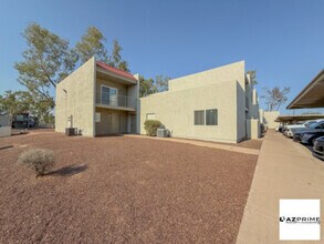 Building Photo - Experience the charm of this Inviting 1/1 ...