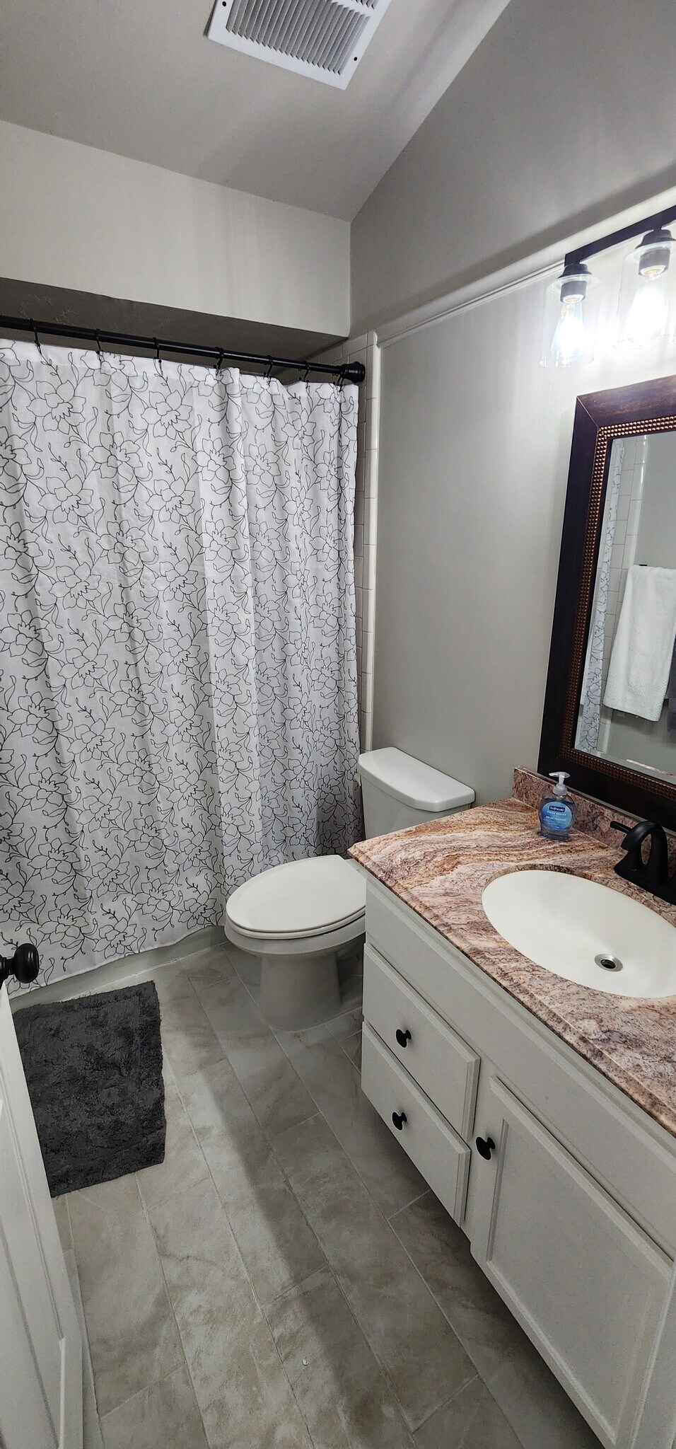 Building Photo - 1160 N Colonel Rd