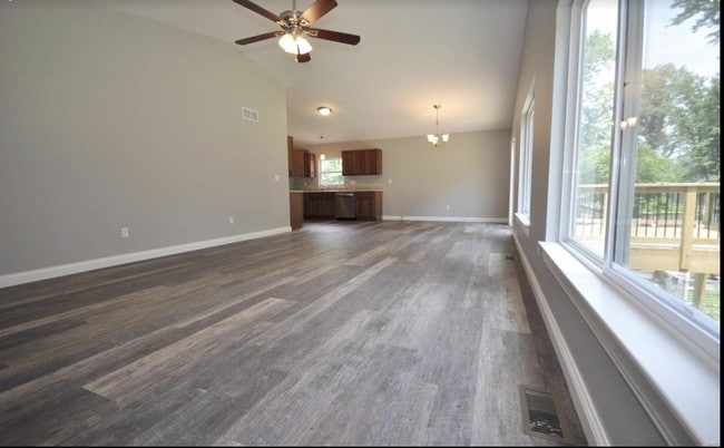 Building Photo - 252 Seminole St