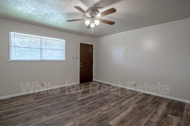 Building Photo - 120 McAdams Ln