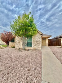 Building Photo - Coming Available May 2025 - Charming 3 Bed...