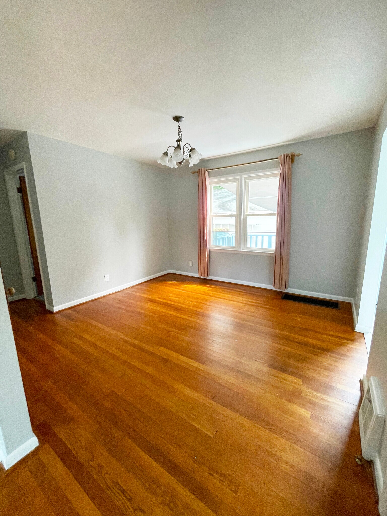 Dining room - 279 Highfield Dr
