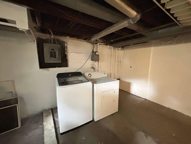Building Photo - 4414 Kenneth Ave