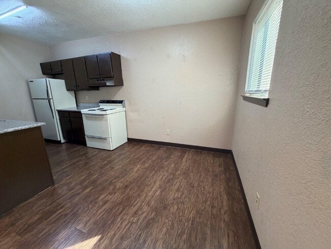 Building Photo - 226 Cherry St