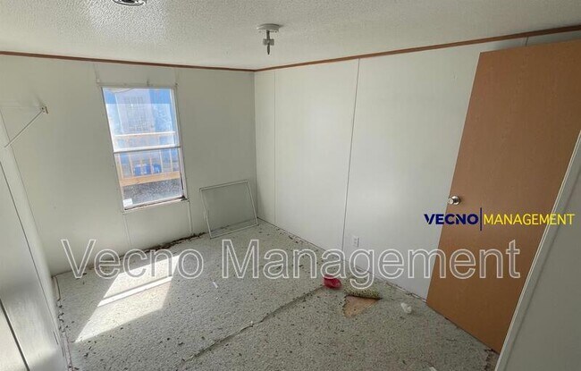 Building Photo - 4040 SW Military Dr
