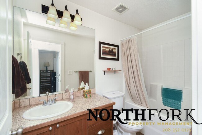 Building Photo - Superb Star Home With Move-in Credit opportunity - HOME IS NOT FURNISHED