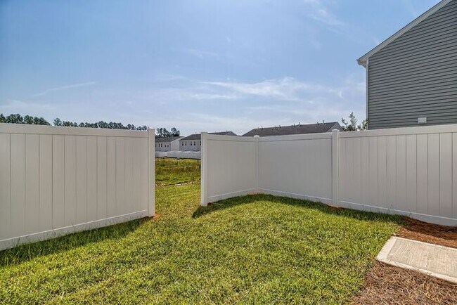 Building Photo - The Village at Boulware