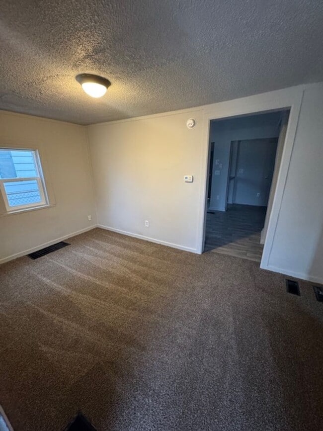 Building Photo - 4917 Webster St