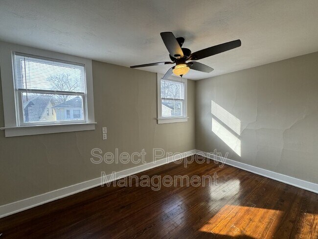 Building Photo - 1230 W Wildwood Ave