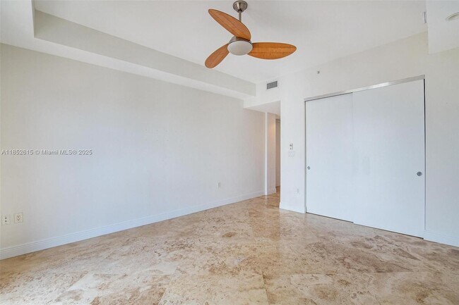 Building Photo - 20000 E Country Club Dr
