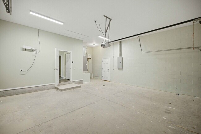 Building Photo - Country Living with Modern Convenience!