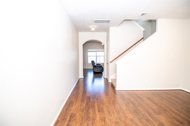 Building Photo - 25914 Chapman Falls Dr