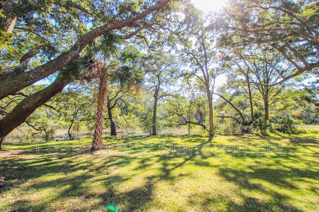 Building Photo - 1666 Back Creek Rd