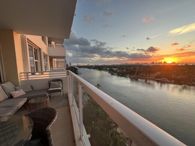 Building Photo - 5600 Collins Ave