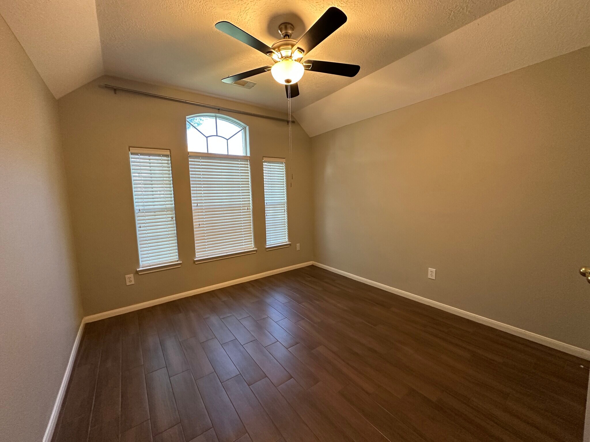 Building Photo - 18818 Harbor Key Cir