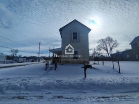 Building Photo - 1001 W 1st St