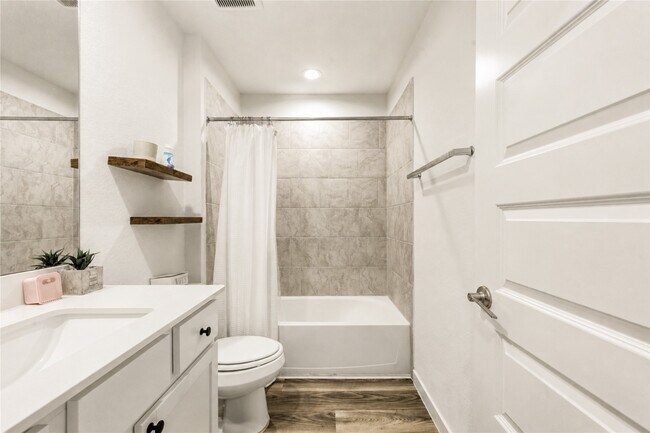 Building Photo - 3238 Derry Hill Dr