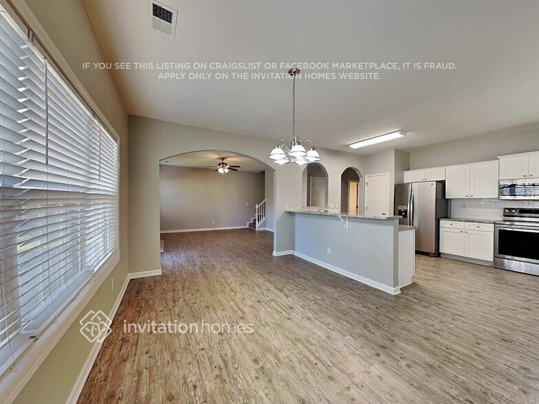 Building Photo - 6576 White Spruce Ave