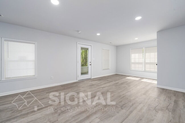 Building Photo - 430 Laird Ave