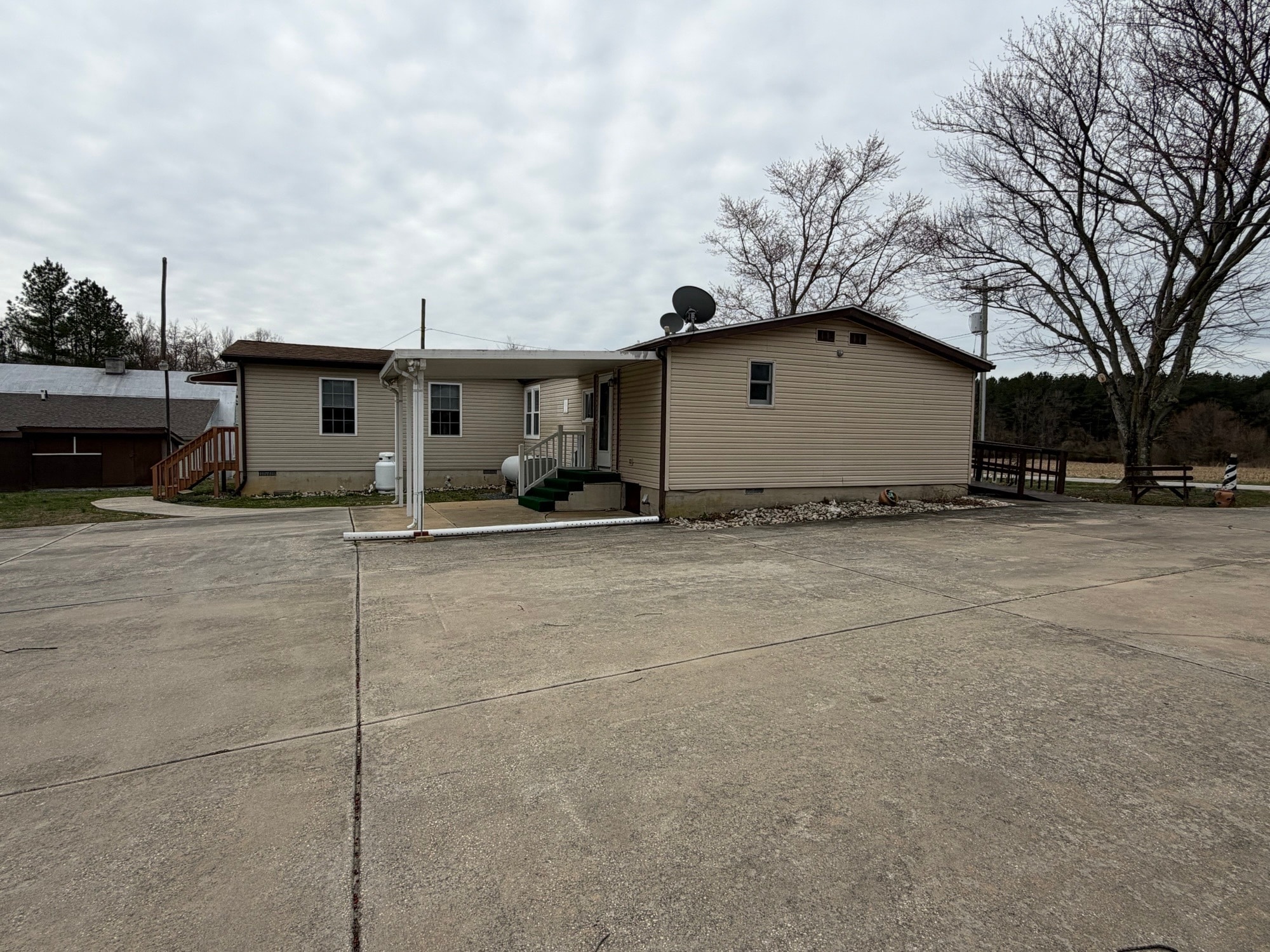 Building Photo - 3008 Church Hill Rd