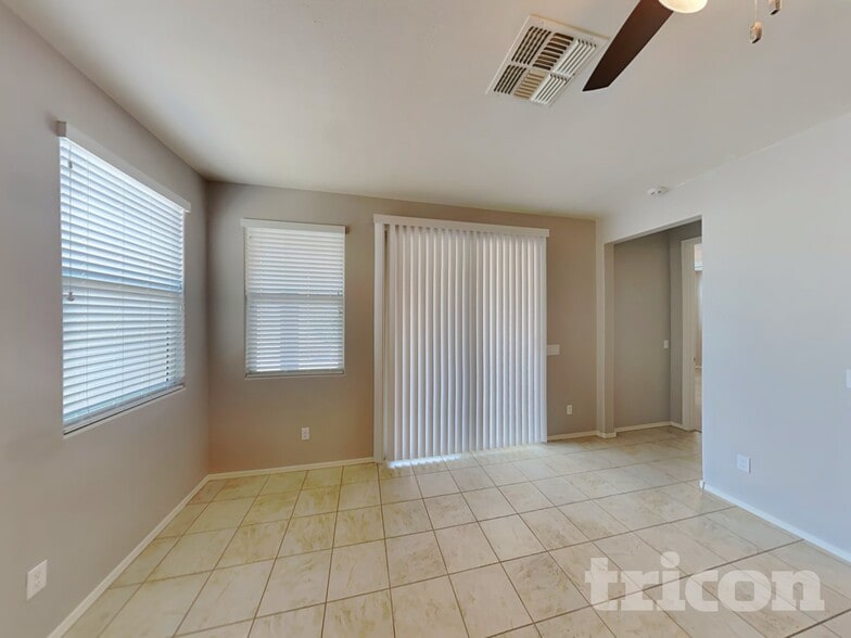 Building Photo - 41038 W Portis Dr