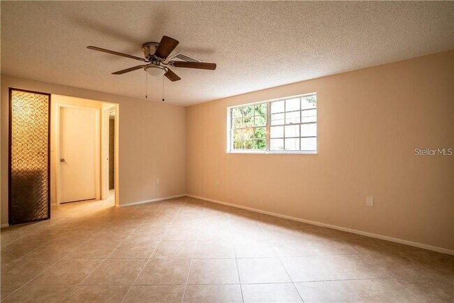 Building Photo - 12217 Buttonwood Row