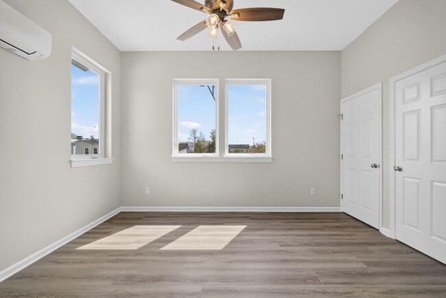 Building Photo - 89 Fishburne St