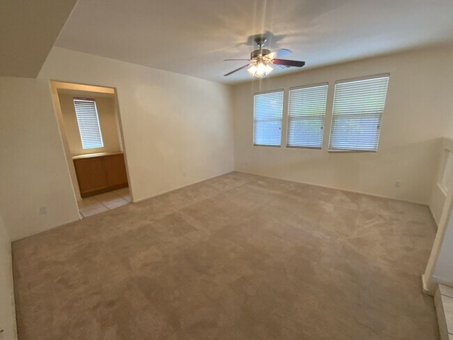 Building Photo - 4 bedrooms and 2.5 bathrooms 2-story home located in Henderson, NV!