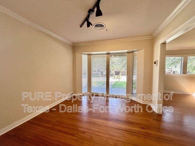 Building Photo - 5721 El Campo Ave