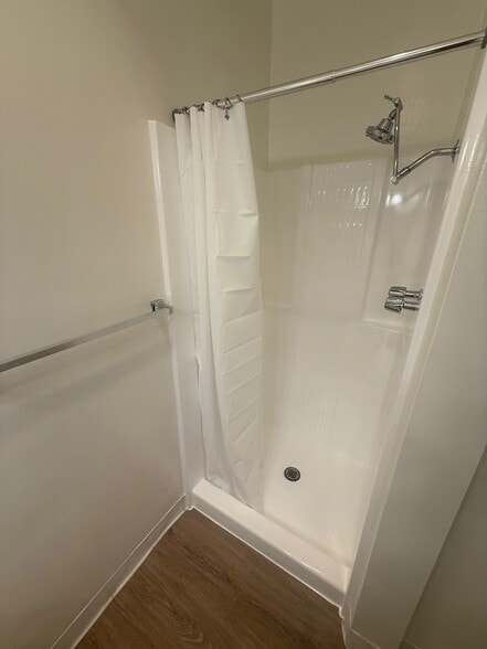 Building Photo - 11105 Rose Ave