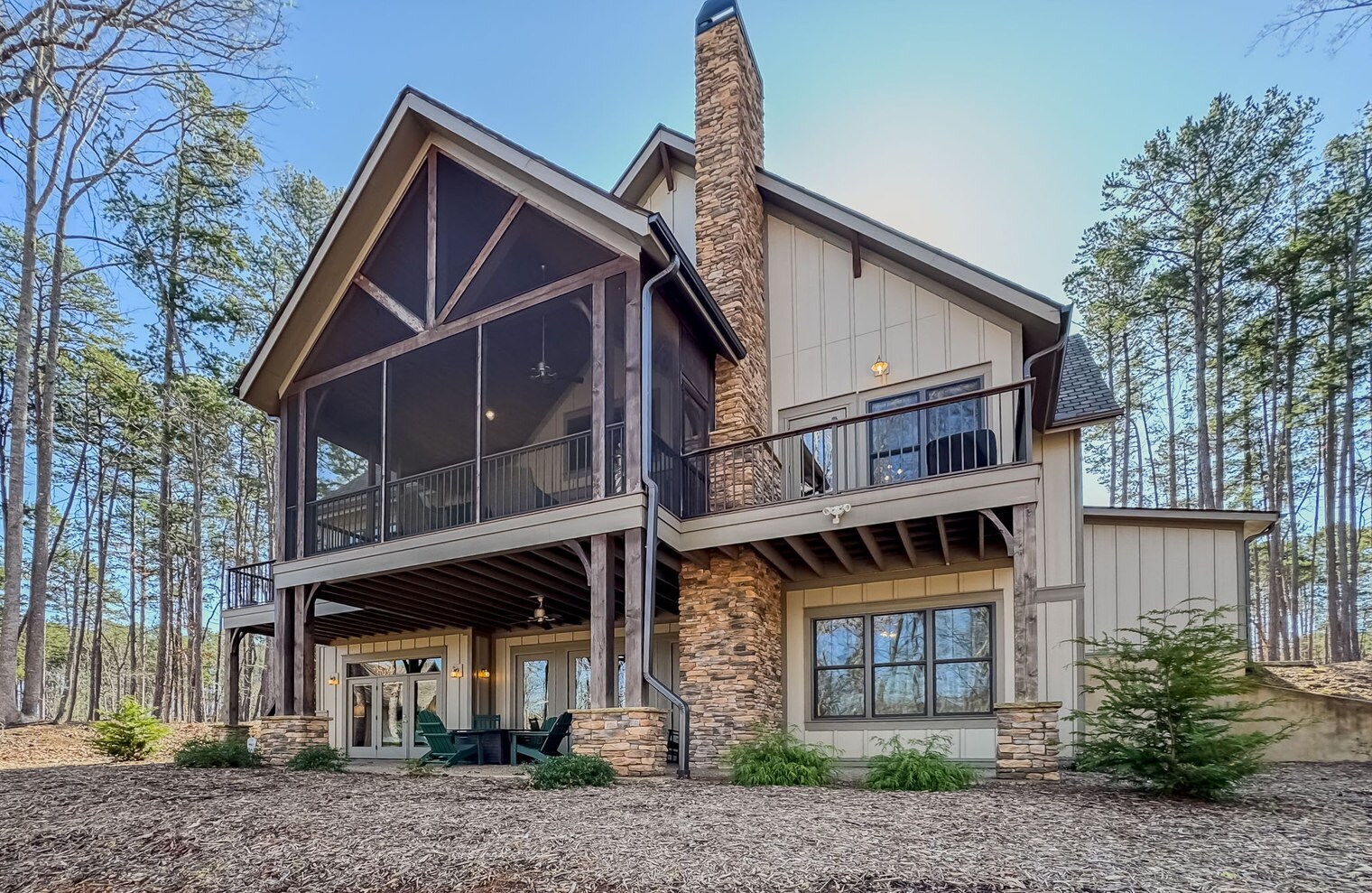 Building Photo - 215 Elderberry Wy