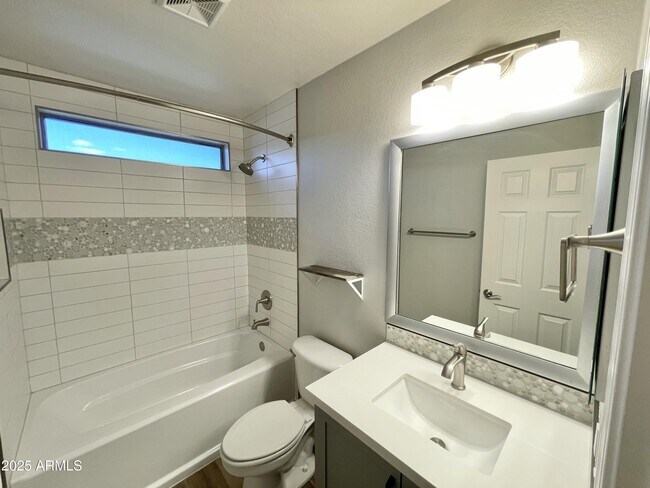Building Photo - 2640 E Indian Wells Pl