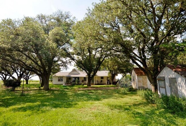 Building Photo - 2802 Co Rd 291