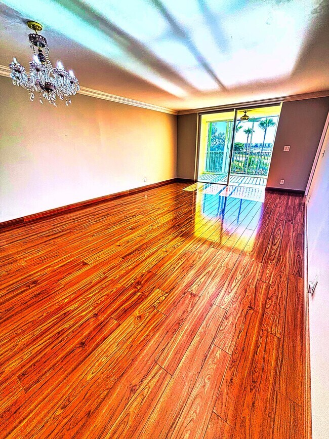 Building Photo - 14623 Bonaire Blvd