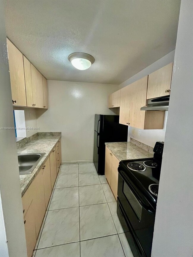 Building Photo - 7071 SW 129th Ave