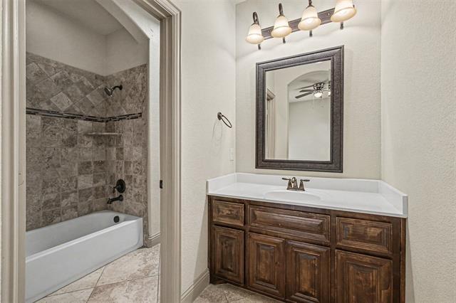 Building Photo - 588 Deverson Dr