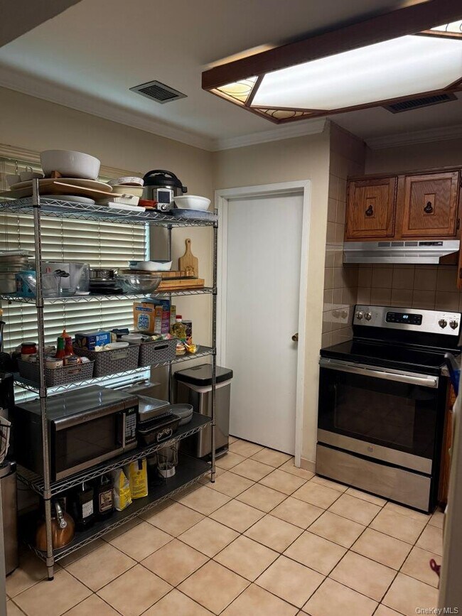 Building Photo - 380 Clubhouse Ct