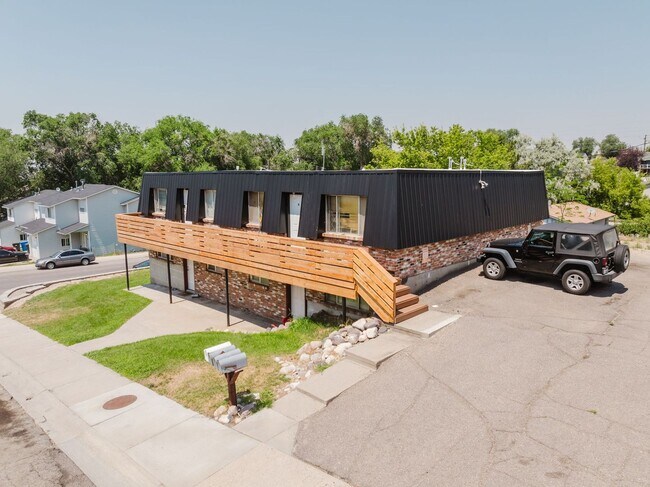 Building Photo - Poplar