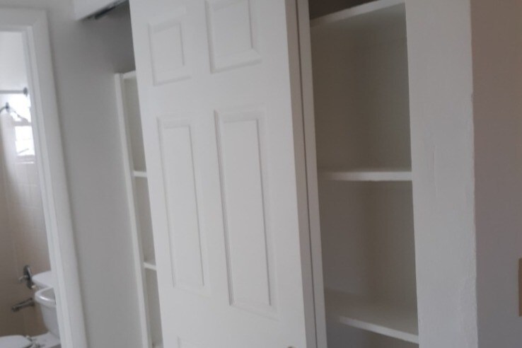 Building Photo - 965 W 29th St