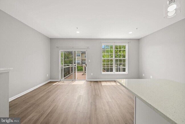 Building Photo - 154 Fieldstone Ct