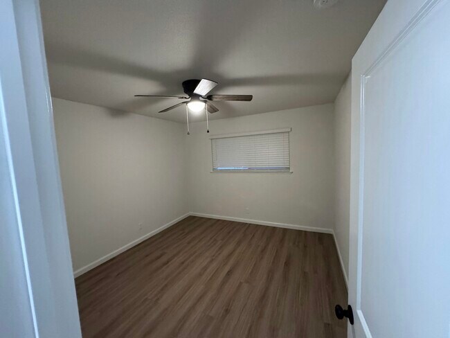 Building Photo - 2130 N Glenn Ave