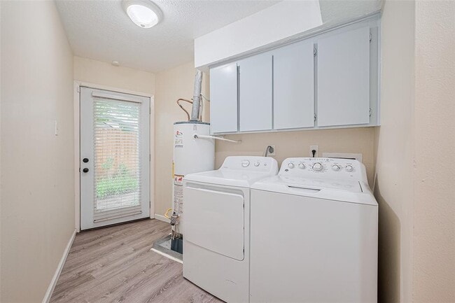 Building Photo - 2107 Shadowbriar Dr