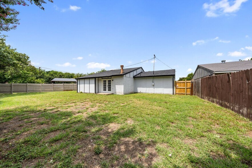 Building Photo - 2517 Clearwood Dr