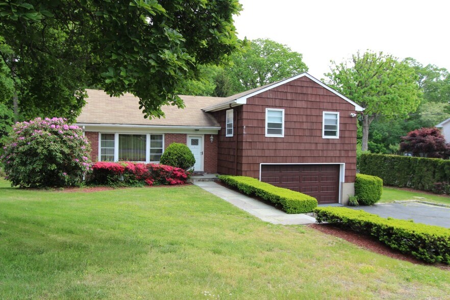 Front view - 6 Rocky Ridge Rd