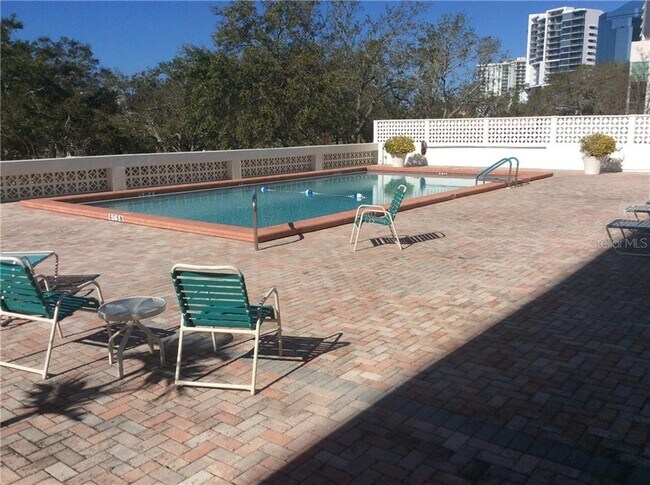 Building Photo - 33 S Gulfstream Ave