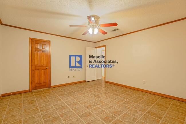 Building Photo - 3 Bed/2.5 Bath in Brookwood Subdivision