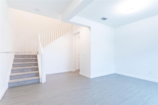 Building Photo - 4830 Navali Dr