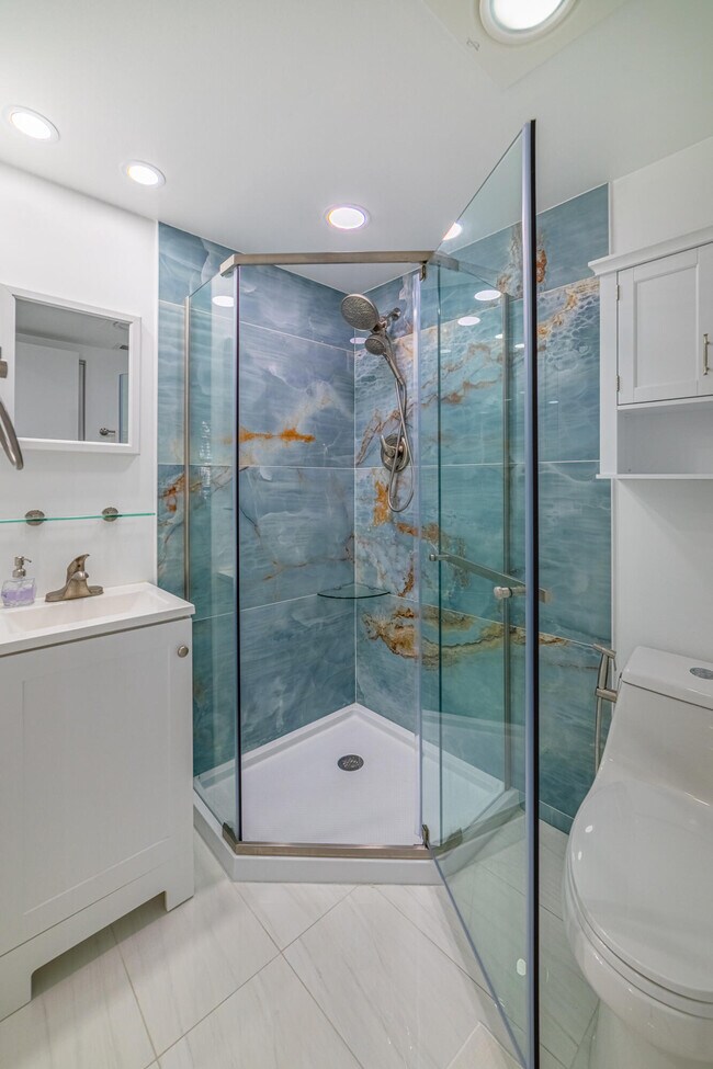 Building Photo - 2920 SW 15th St