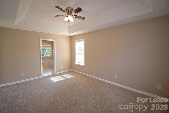 Building Photo - 2941 Glen Summit Dr